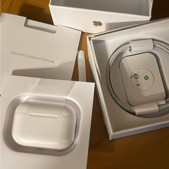 Apple AirPods Pro with MagSafe Charging Case